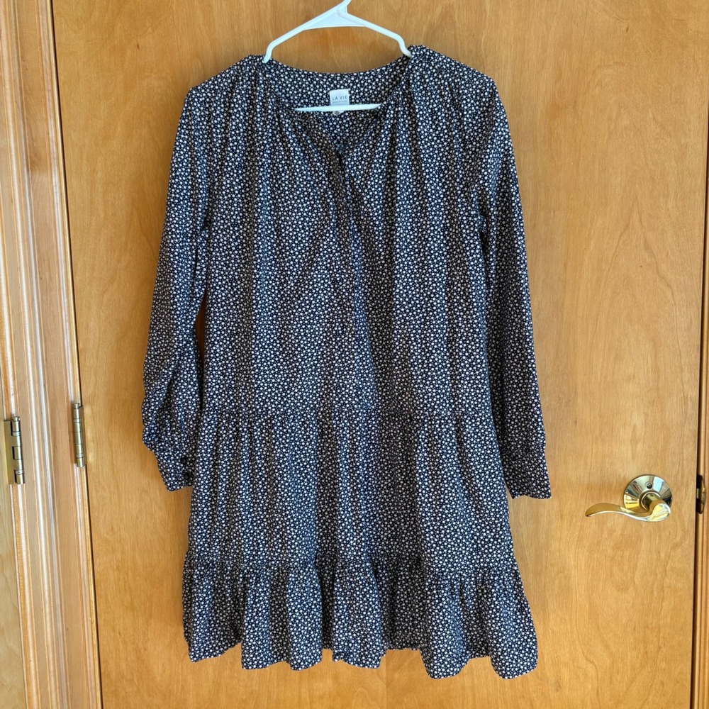 LA VIE Navy White Ditsy Floral Tiered Ruffle Mini Dress Long Sleeve V‎ Neck M